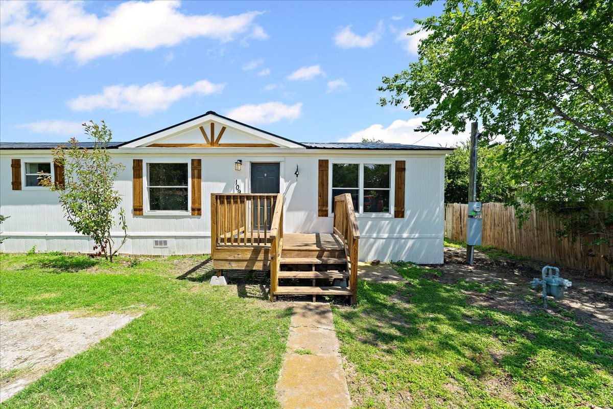 109 T A Carroll Avenue Corsicana TX 75110