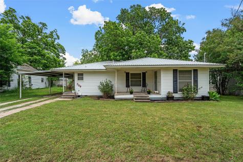 809 E Limestone Avenue Mart TX 76664