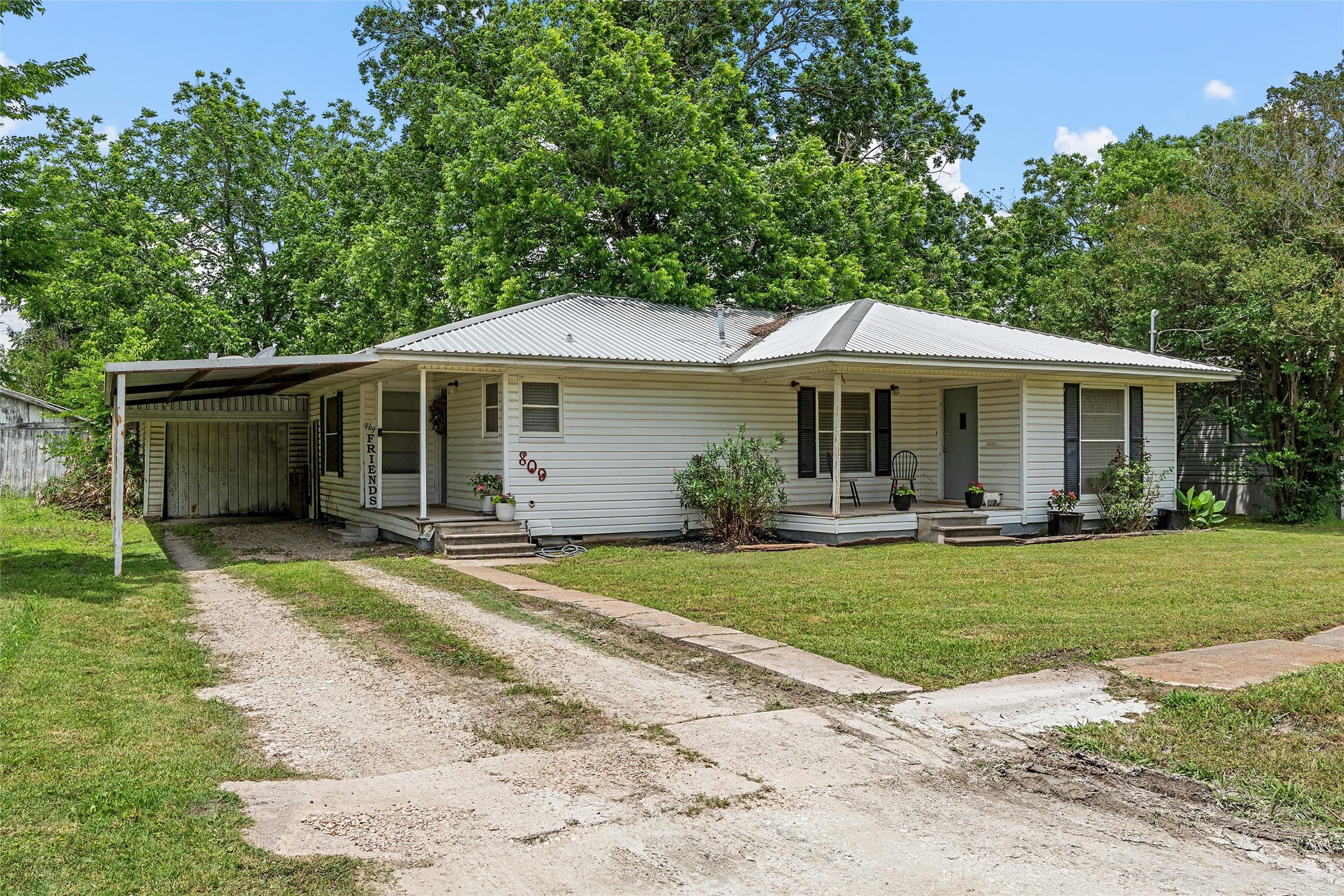 809 E Limestone Avenue Mart TX 76664