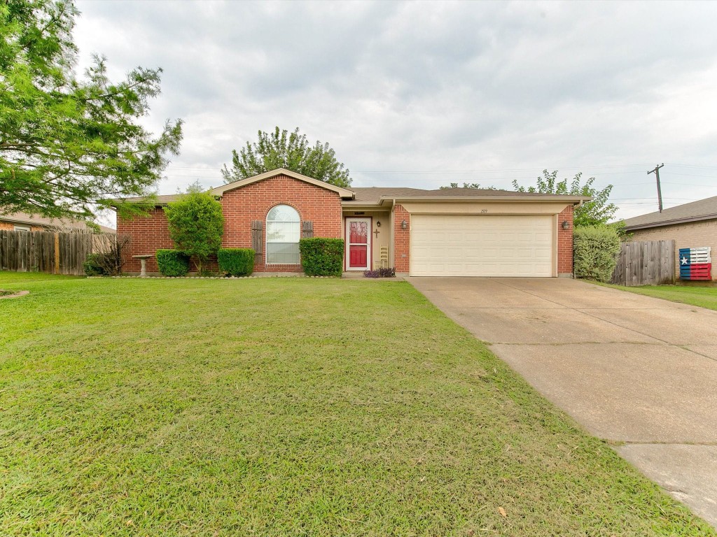 1519 Berry Drive Cleburne TX 76033