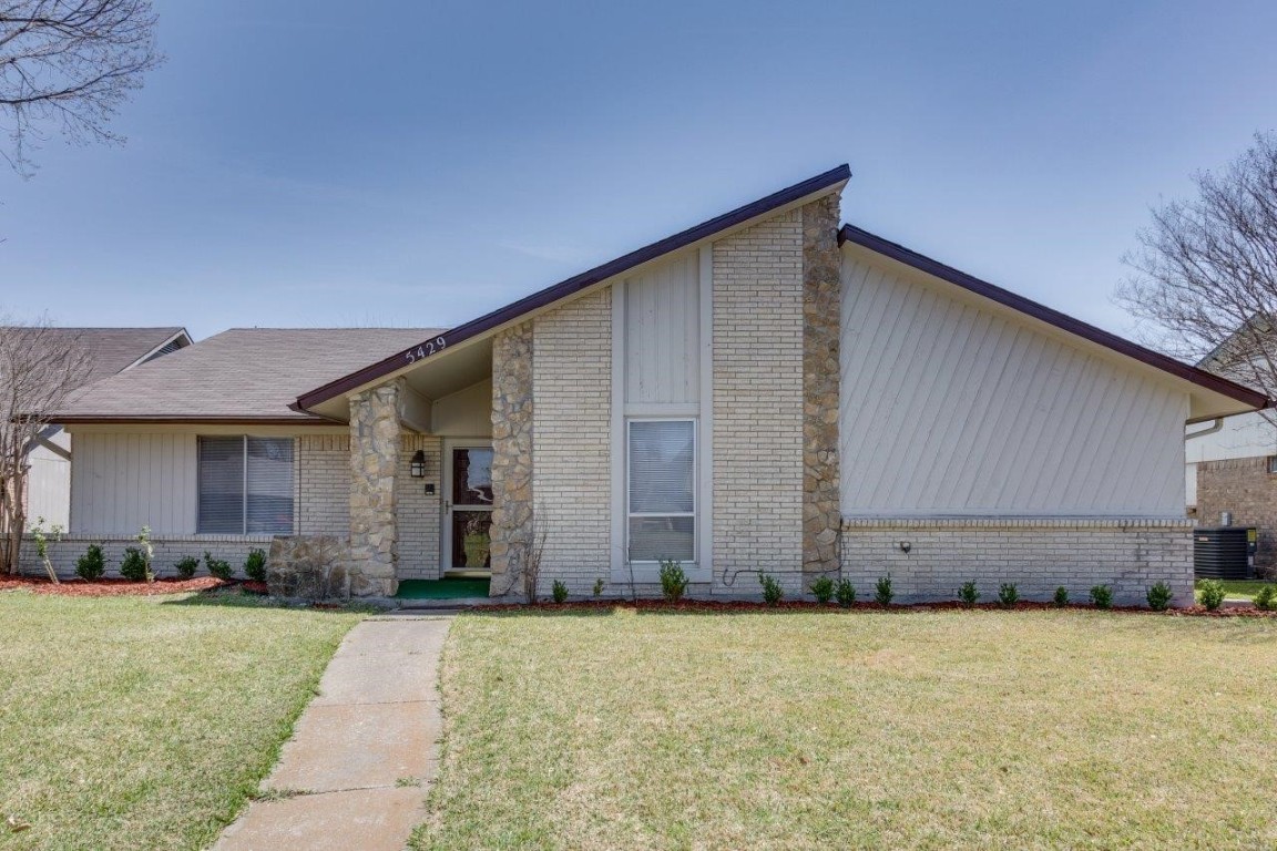 5429 Barcelona Drive Garland TX 75043