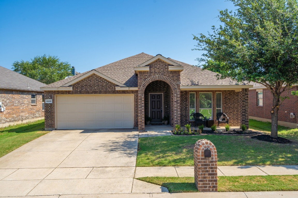 8905 Whirlwind Trail Aubrey TX 76227