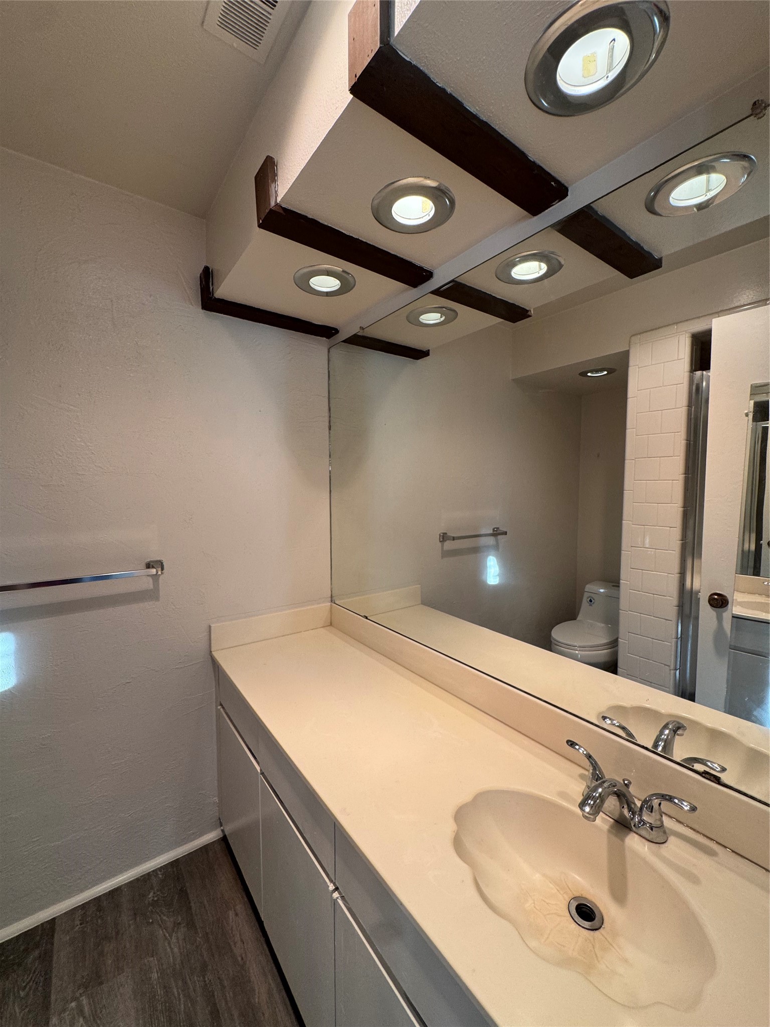13422 Blossomheath Lane Dallas TX 75240