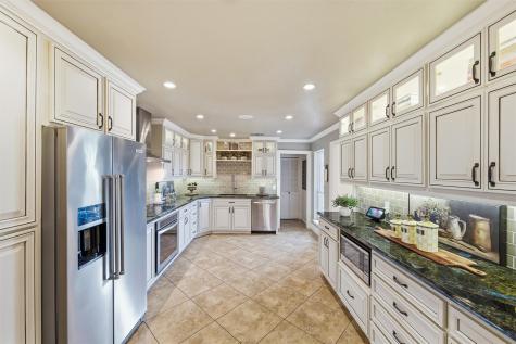 2000 Lakehill Court Arlington TX 76012