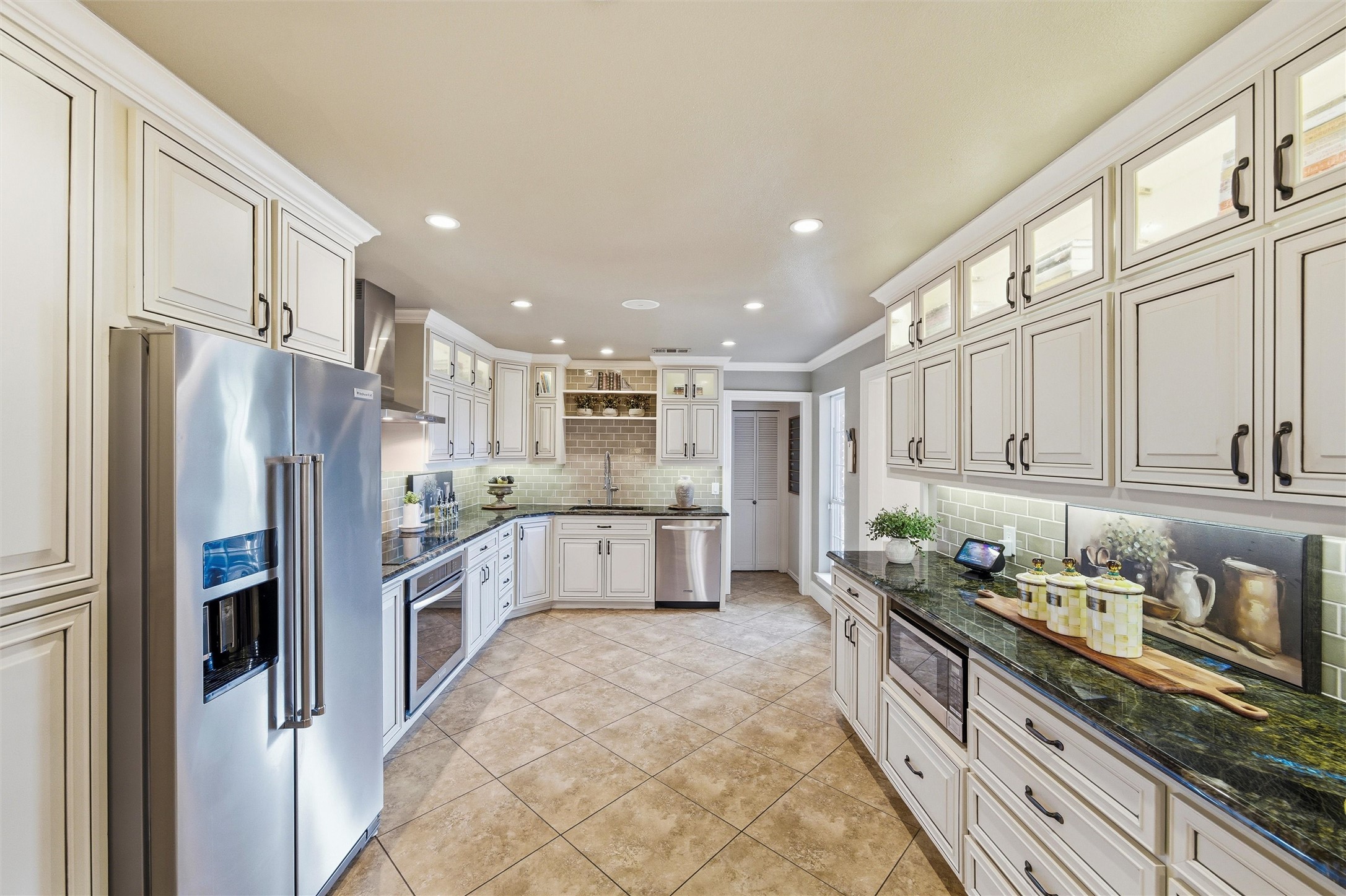 2000 Lakehill Court Arlington TX 76012
