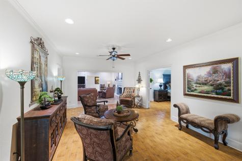 2000 Lakehill Court Arlington TX 76012