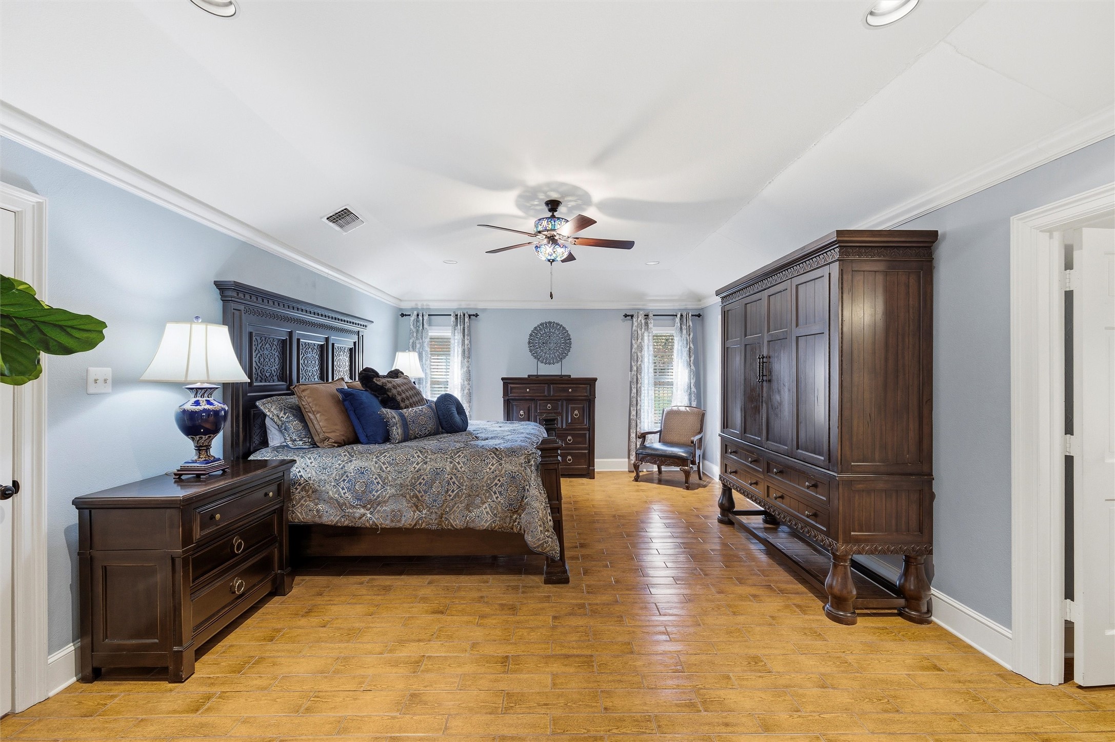 2000 Lakehill Court Arlington TX 76012