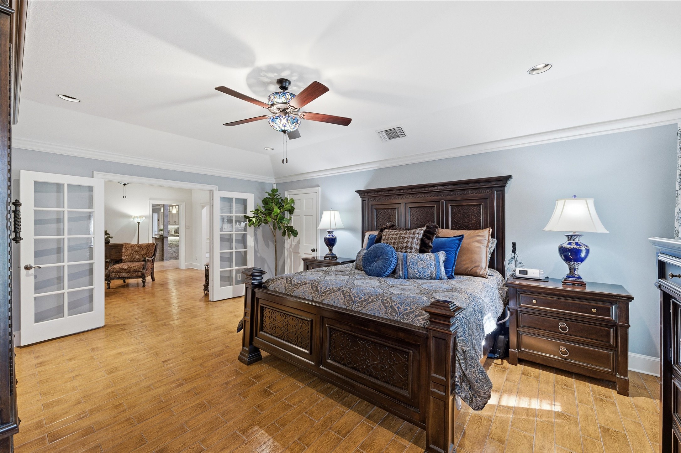 2000 Lakehill Court Arlington TX 76012
