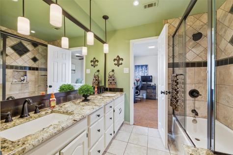 2000 Lakehill Court Arlington TX 76012