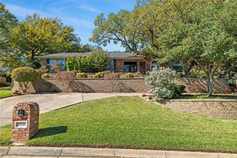 2000 Lakehill Court Arlington TX 76012