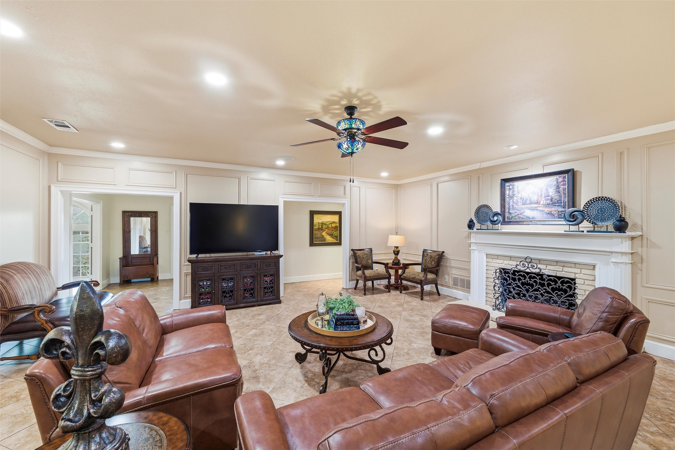 2000 Lakehill Court Arlington TX 76012