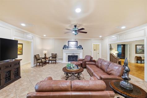 2000 Lakehill Court Arlington TX 76012