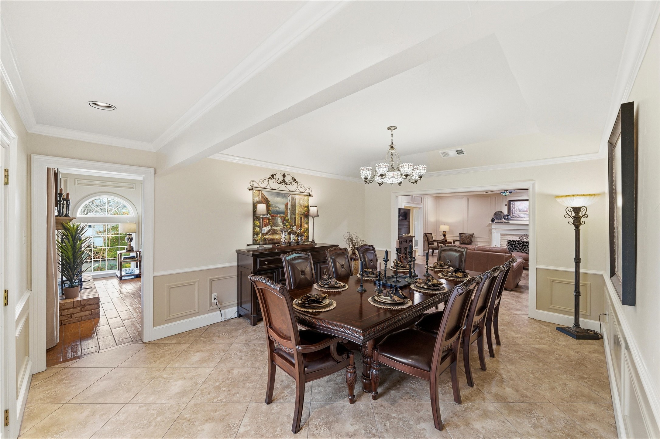 2000 Lakehill Court Arlington TX 76012