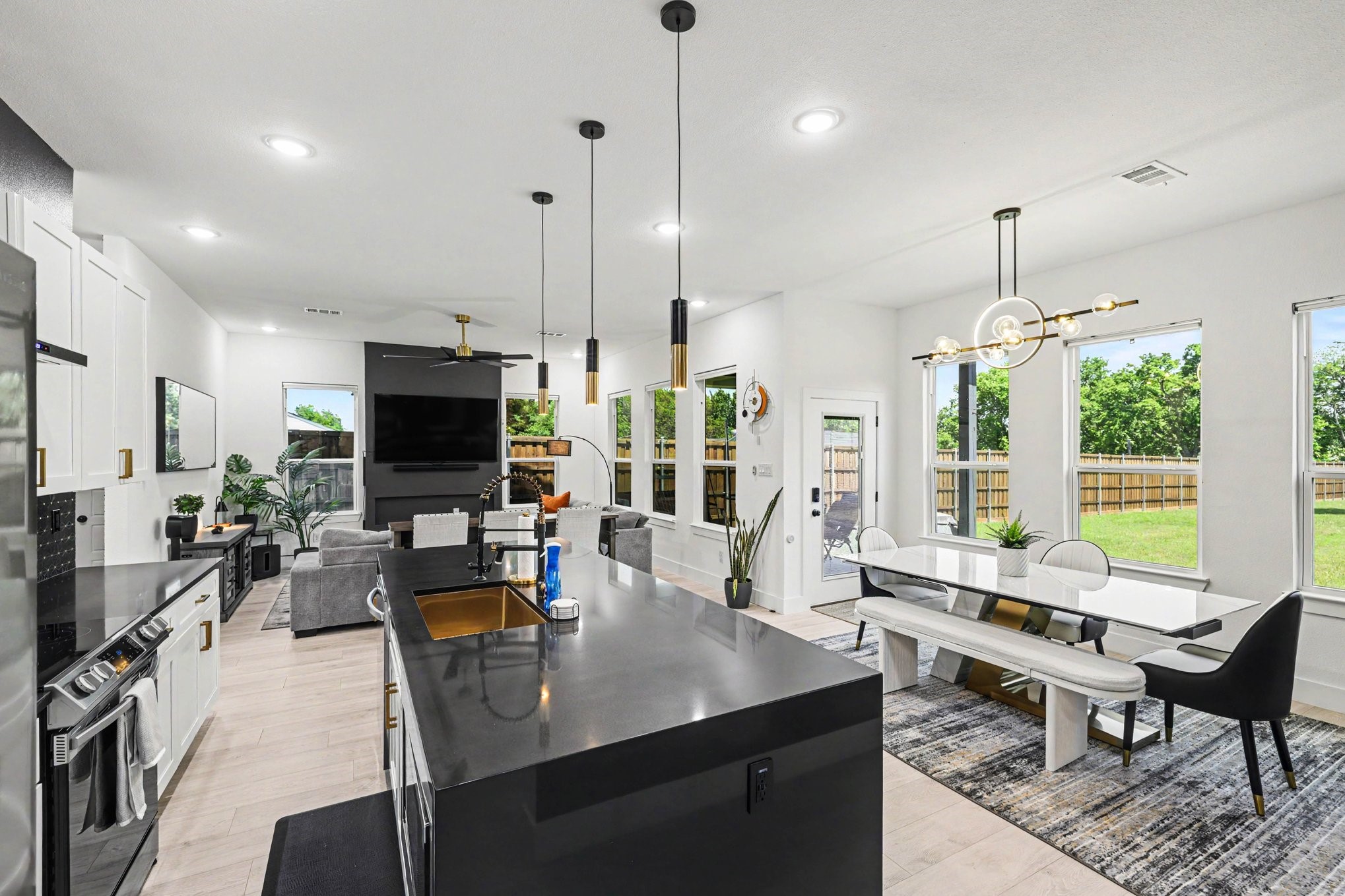 2742 Marjorie Avenue Dallas TX 75216