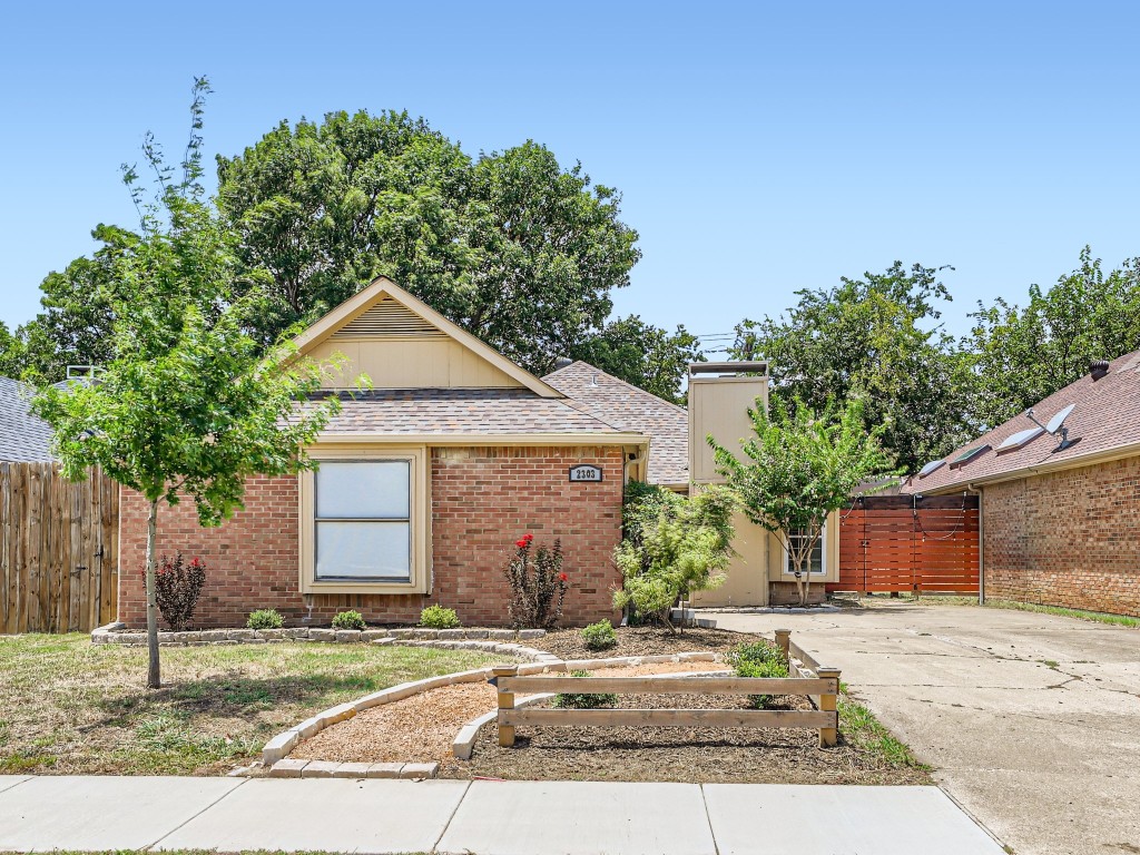 2303 Smoky Hill Road Carrollton TX 75006