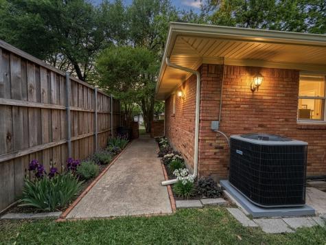 8832 Antrim Drive Dallas TX 75218