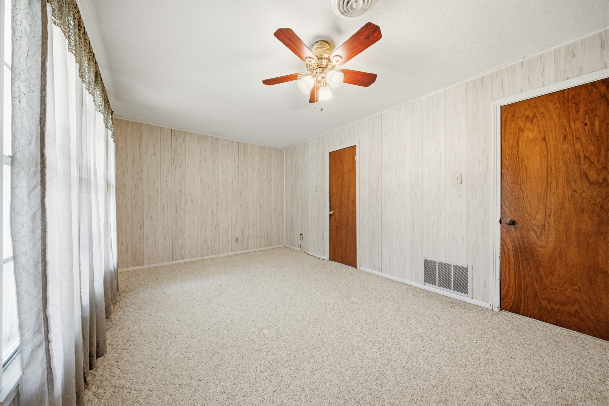 1319 W 3 A Street Mcgregor TX 76657