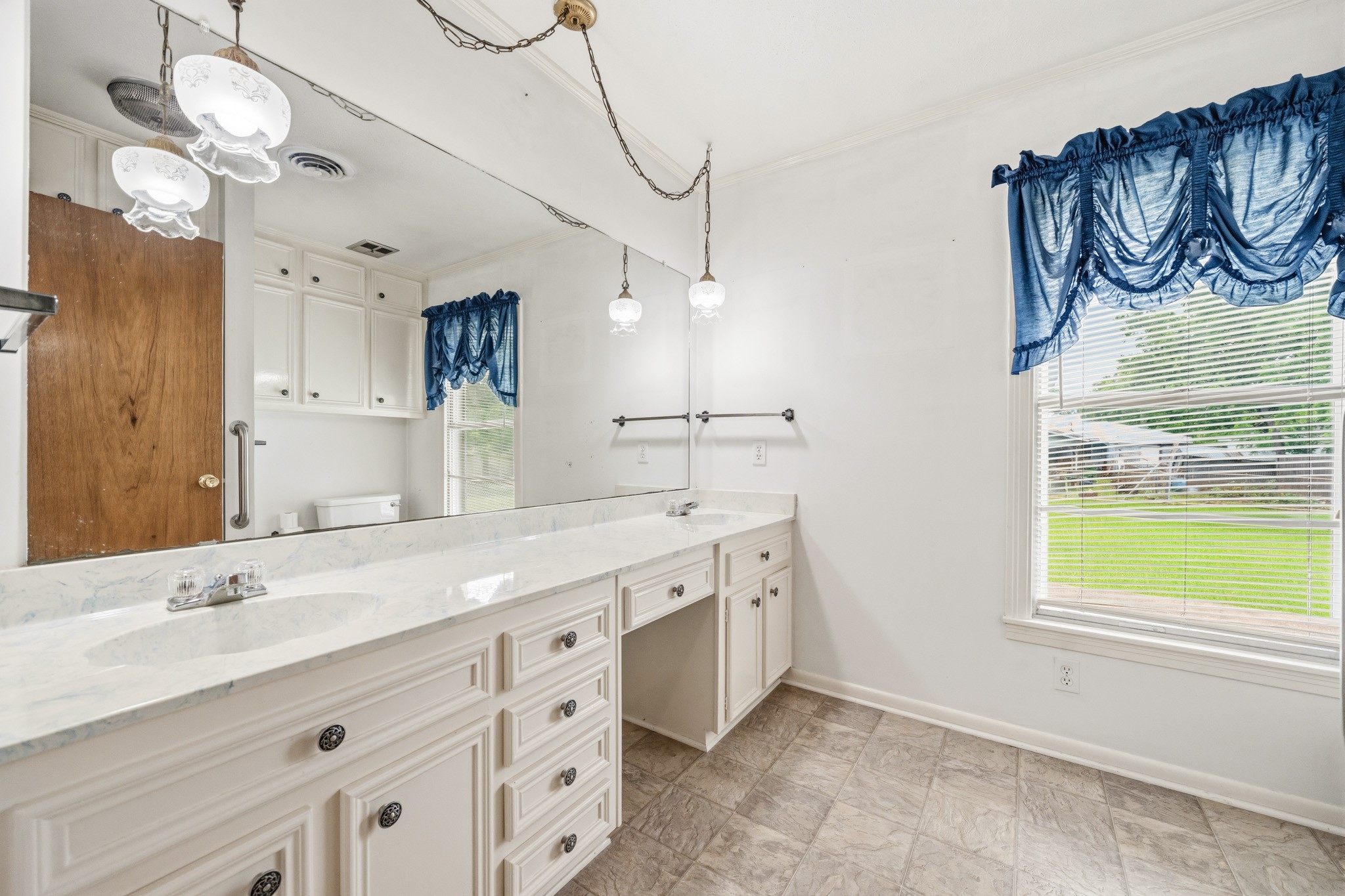 1319 W 3 A Street Mcgregor TX 76657