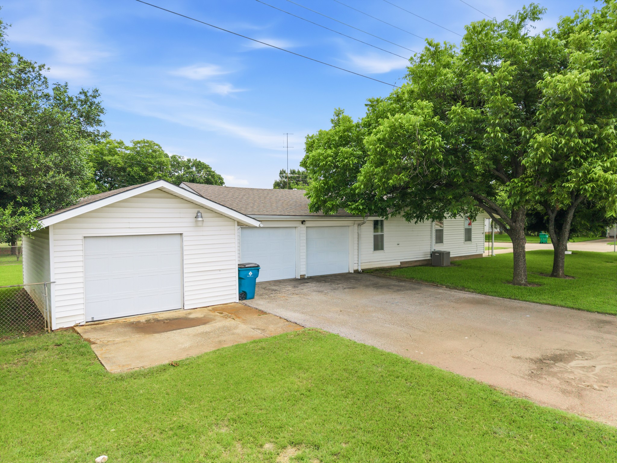 1319 W 3 A Street Mcgregor TX 76657