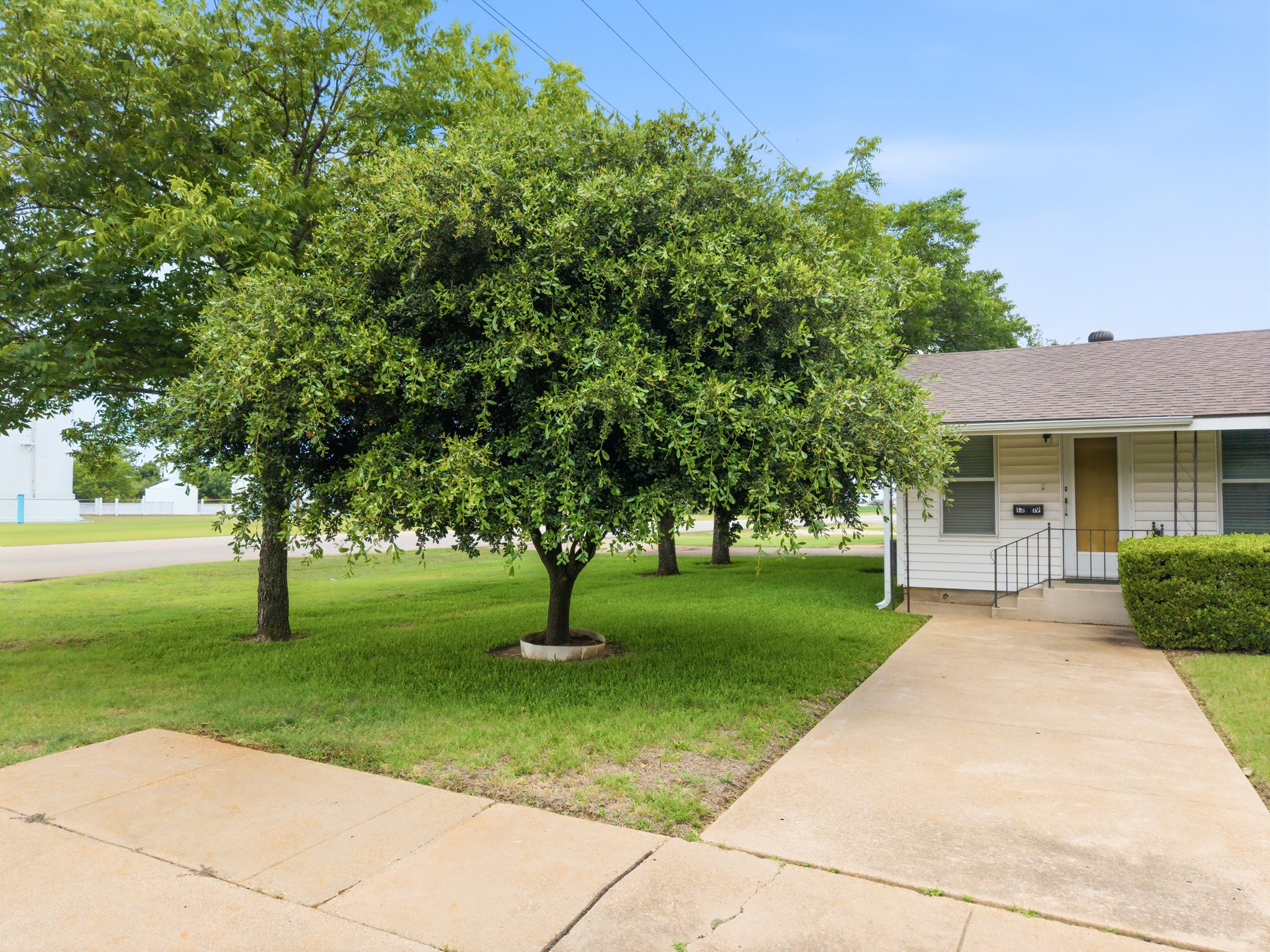 1319 W 3 A Street Mcgregor TX 76657