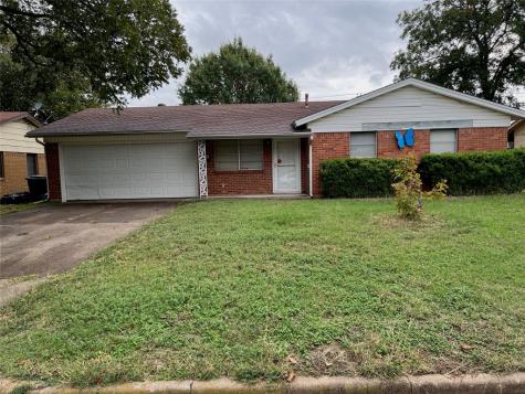 321 SW Gregory Street Burleson TX 76028