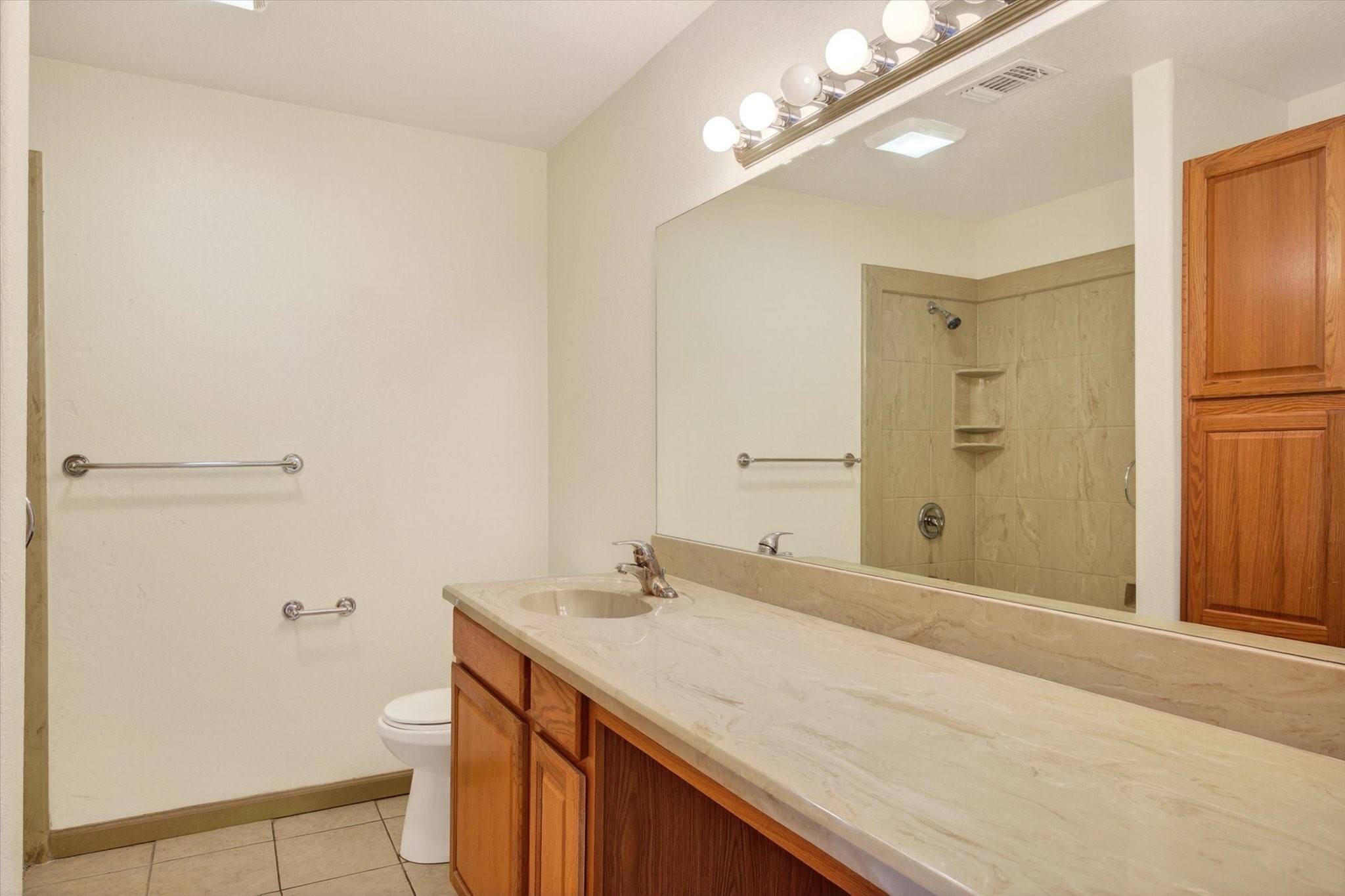 721 Comanche Cove Drive Granbury TX 76048