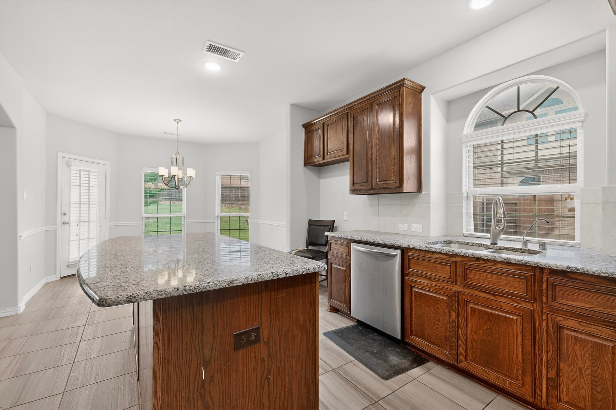 908 Heath Creek Drive Desoto TX 75115