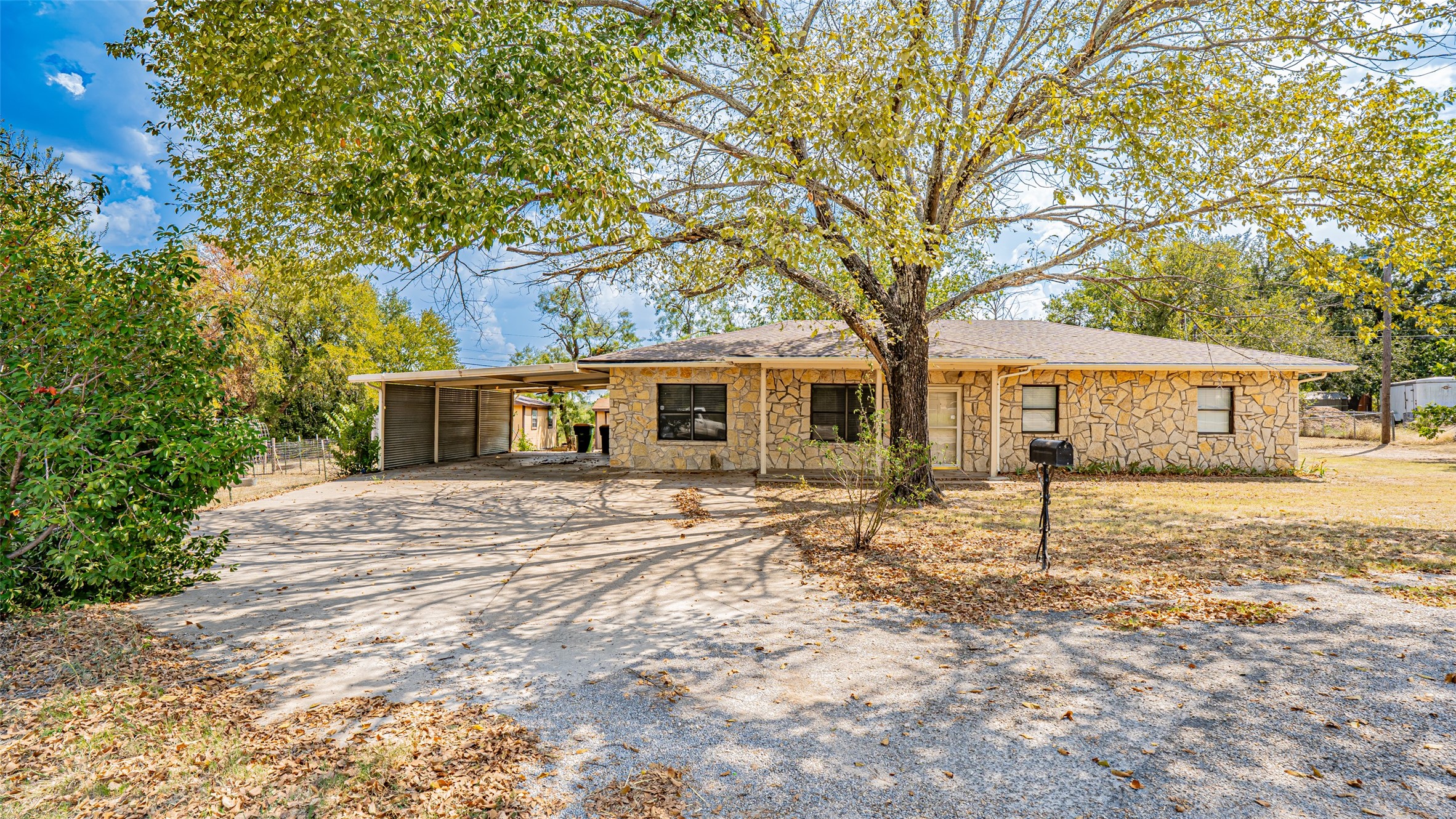 302 Yucca Court Granbury TX 76049