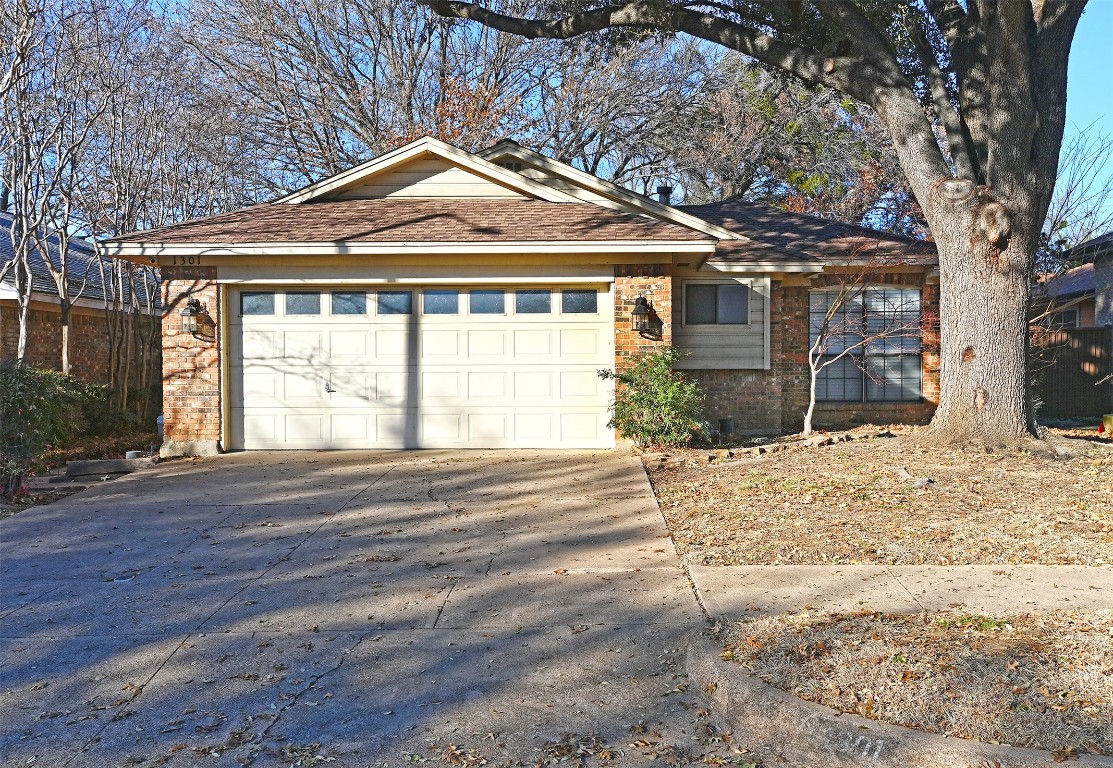 1301 Boardwalk Street Arlington TX 76011