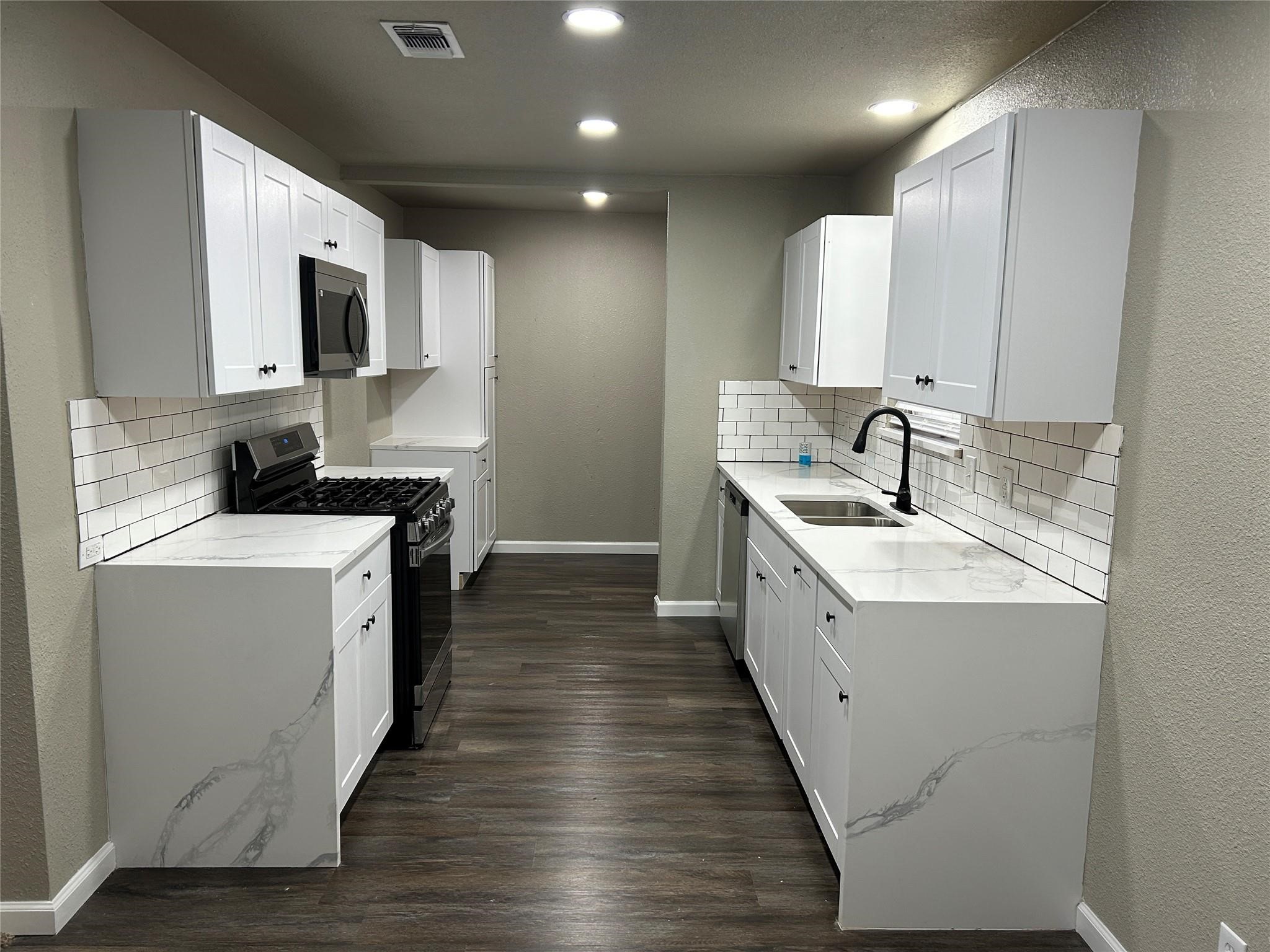 220 N Bernice Drive Garland TX 75042
