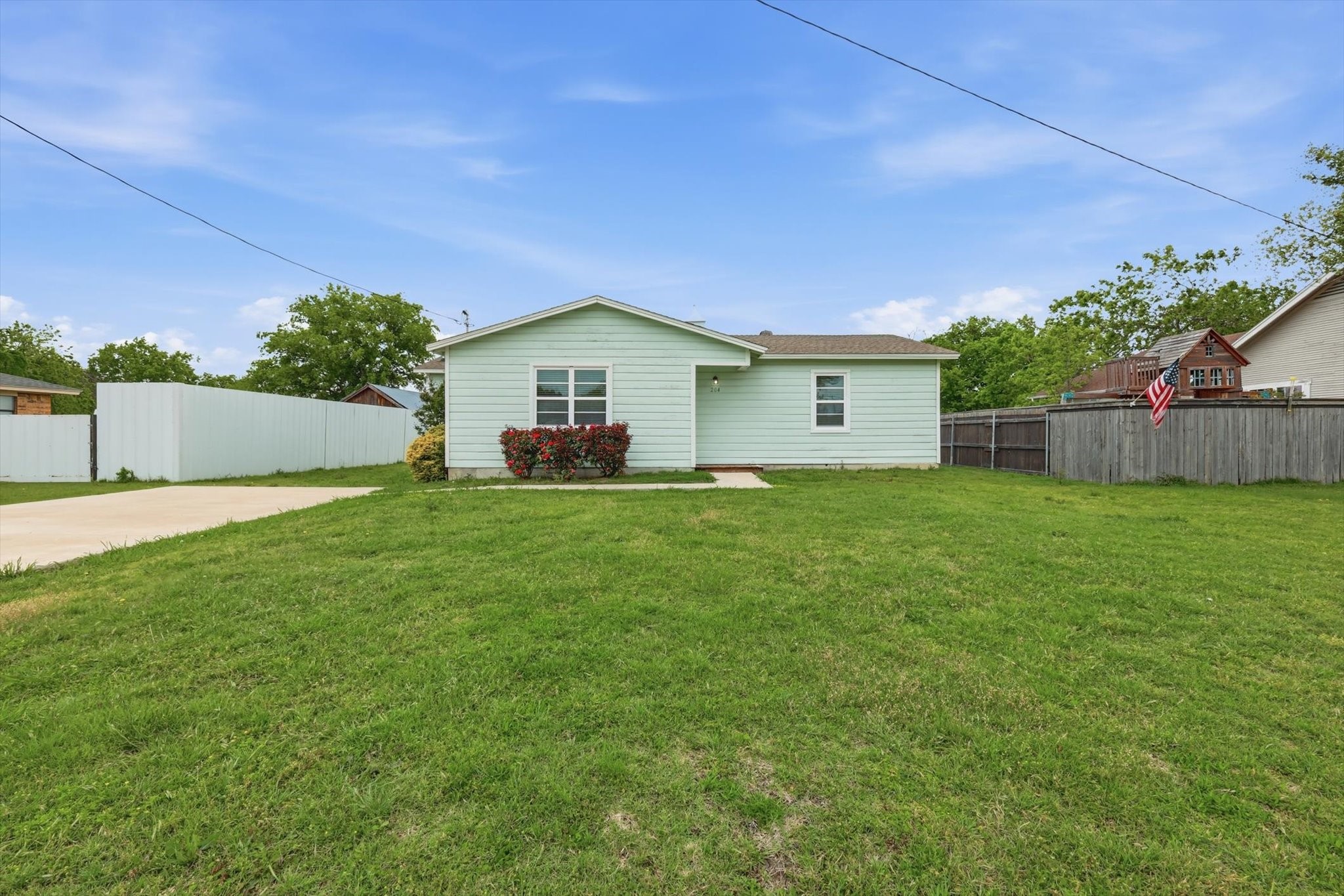 204 E Bailey Street Ponder TX 76259