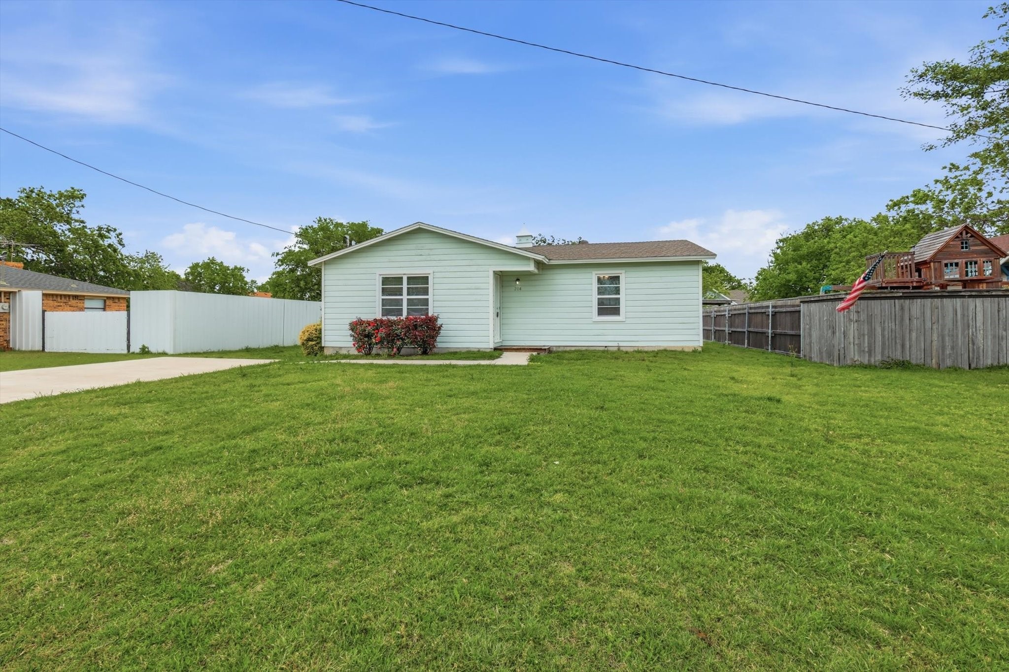 204 E Bailey Street Ponder TX 76259