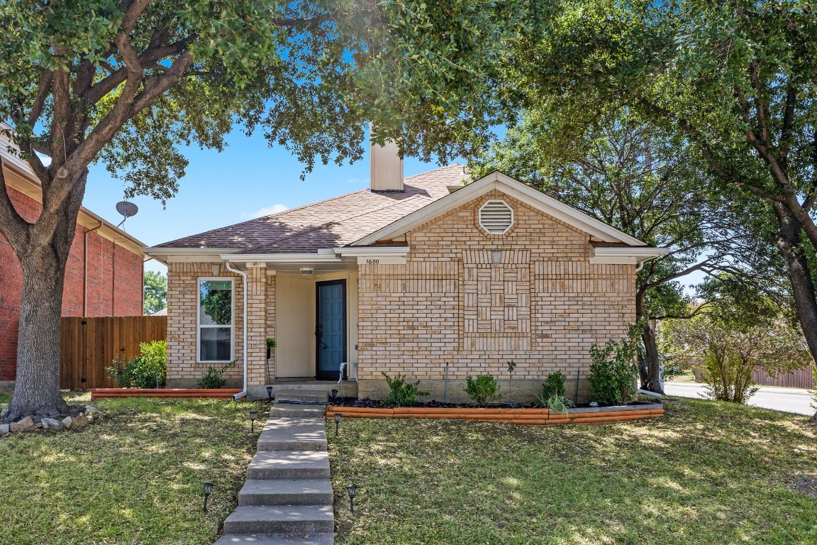 1600 Kingspoint Drive Carrollton TX 75007
