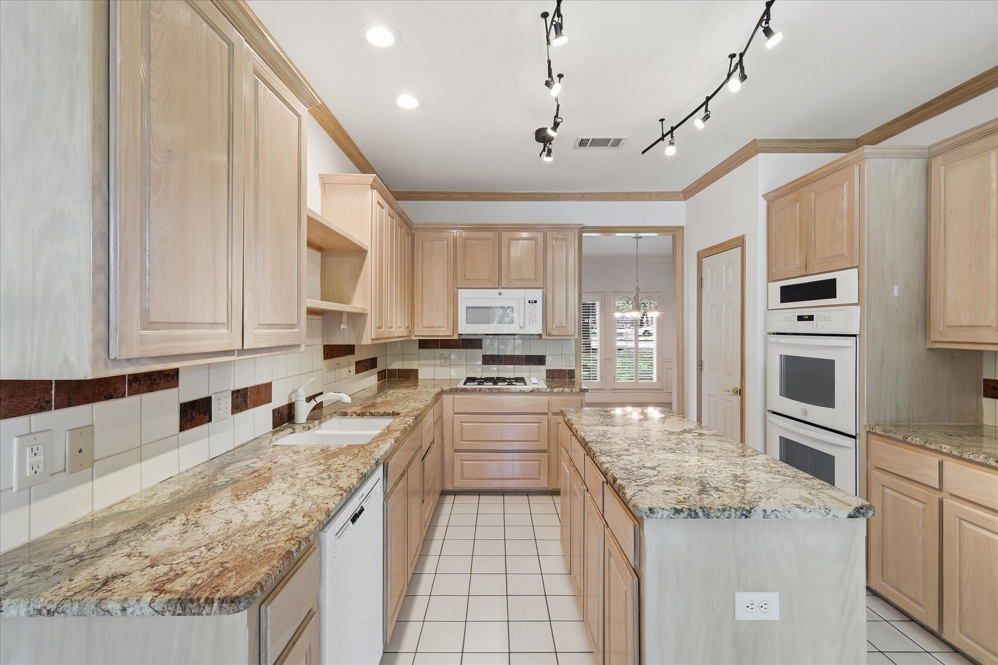 133 E View Court Double Oak TX 75077
