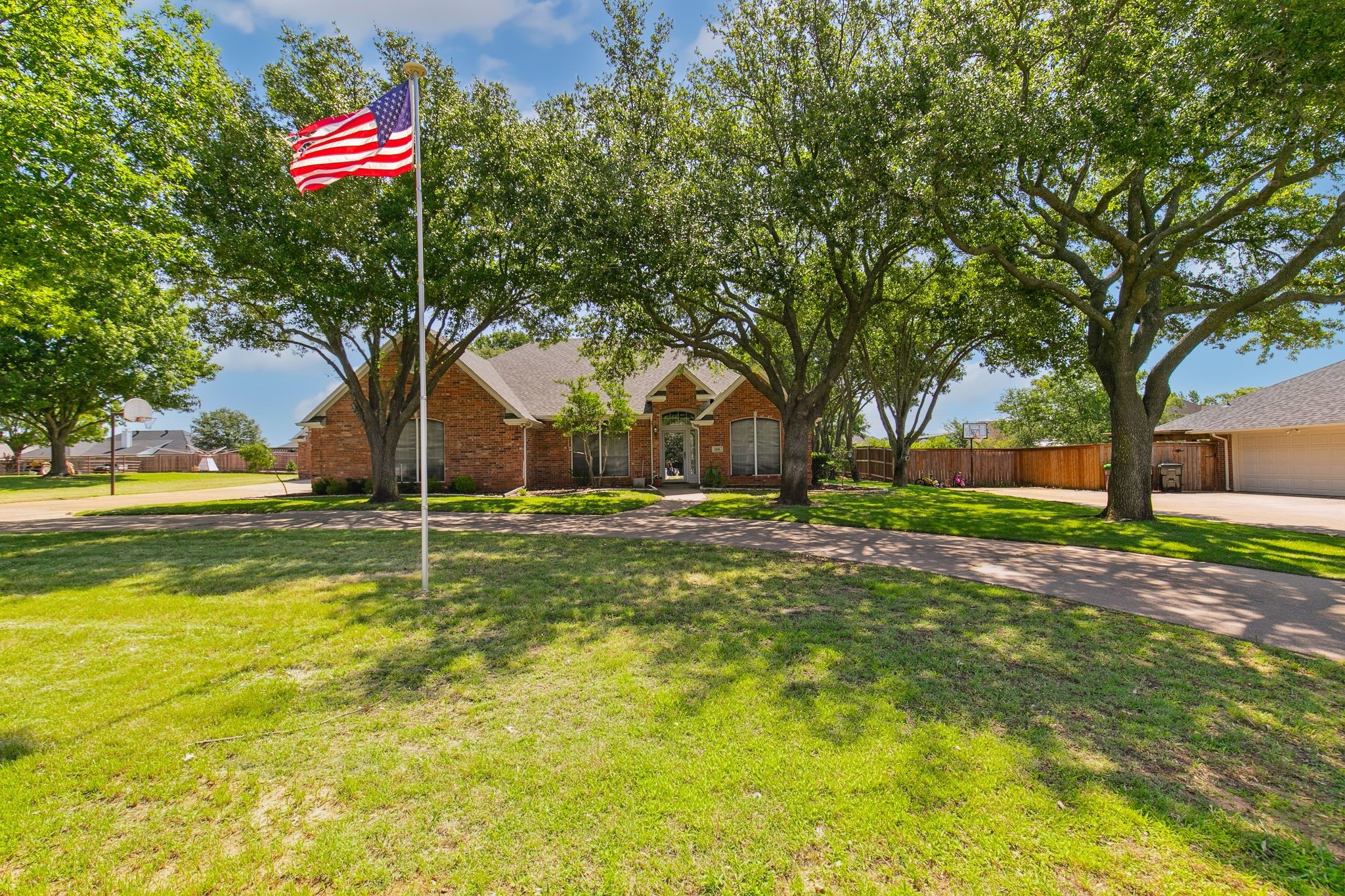 1501 N Saint Charles Avenue Pilot Point TX 76258