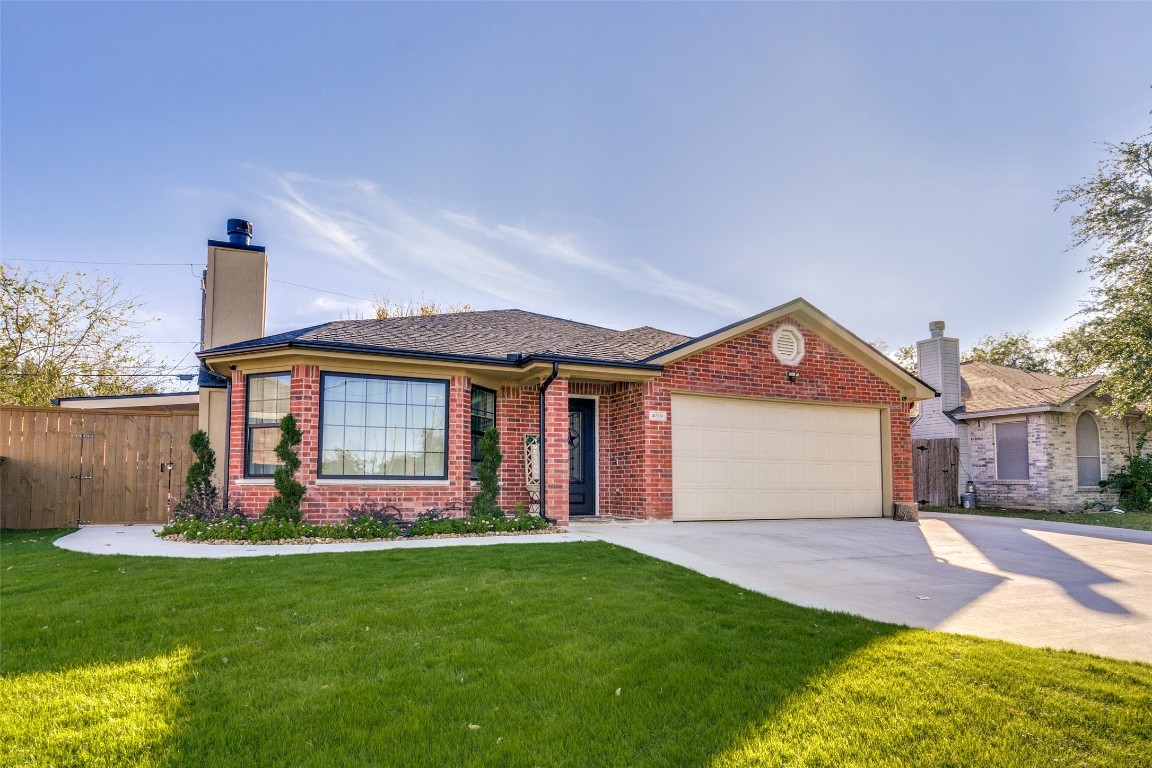 2319 Graham Street Grand Prairie TX 75050