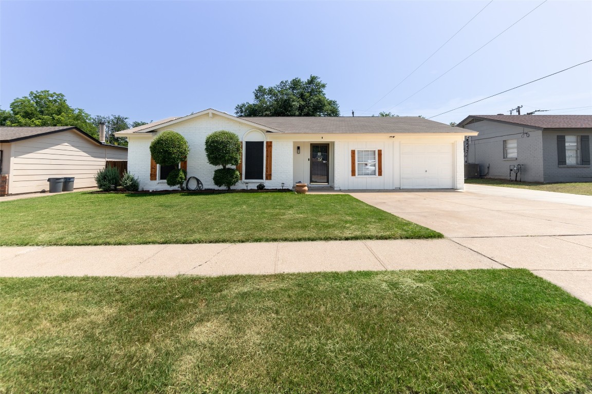 204 E Malone Avenue Crowley TX 76036