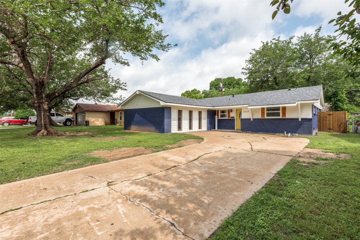2627 Helmet Street Irving TX 75060