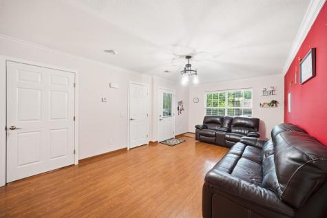902 Travis Avenue Alvarado TX 76009