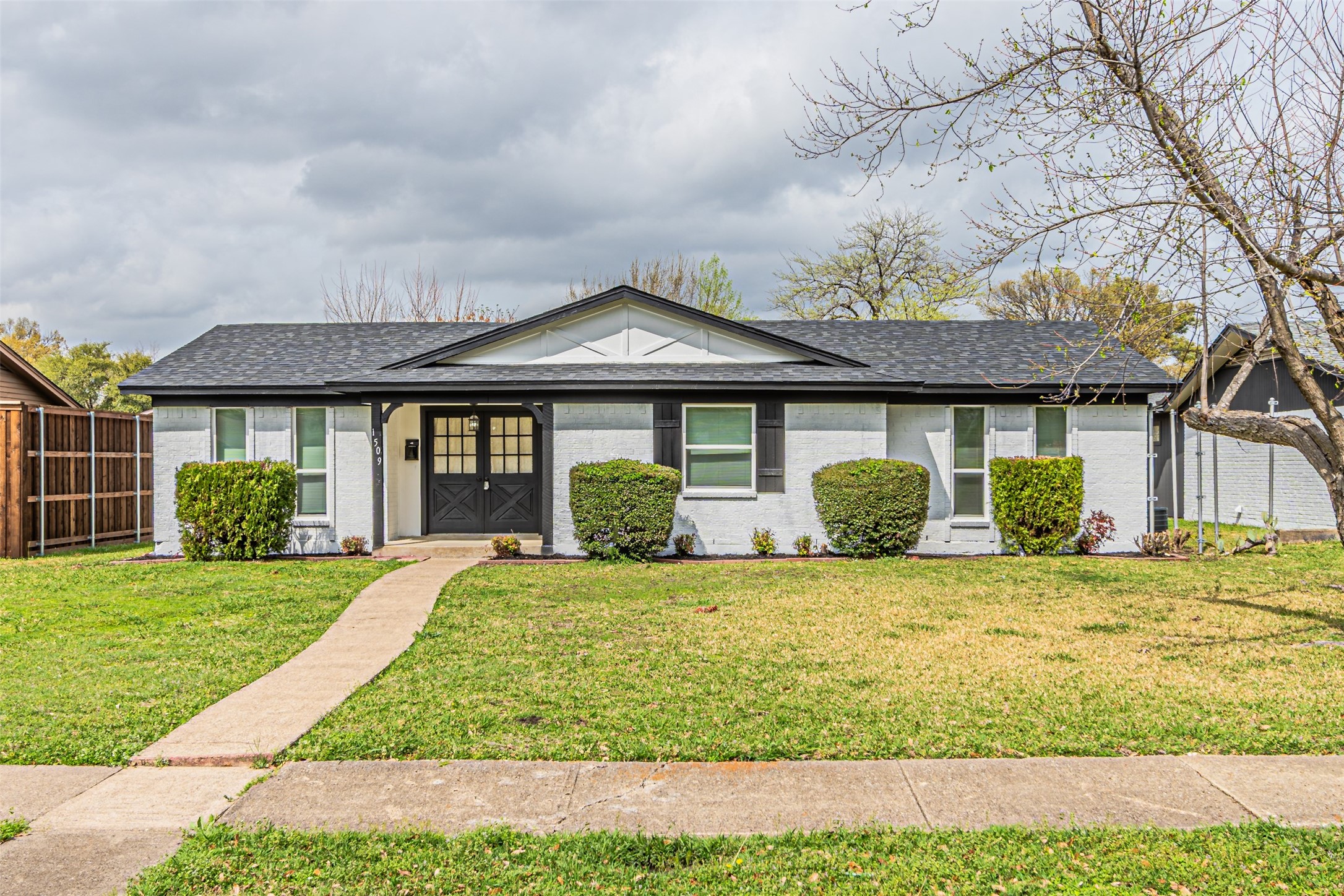 1509 Crockett Street Garland TX 75042