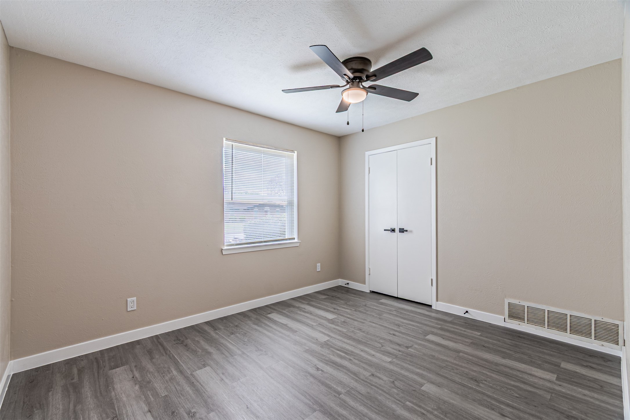 1509 Crockett Street Garland TX 75042