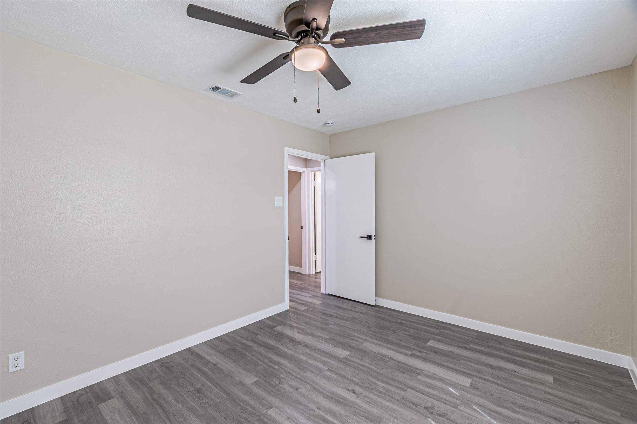 1509 Crockett Street Garland TX 75042