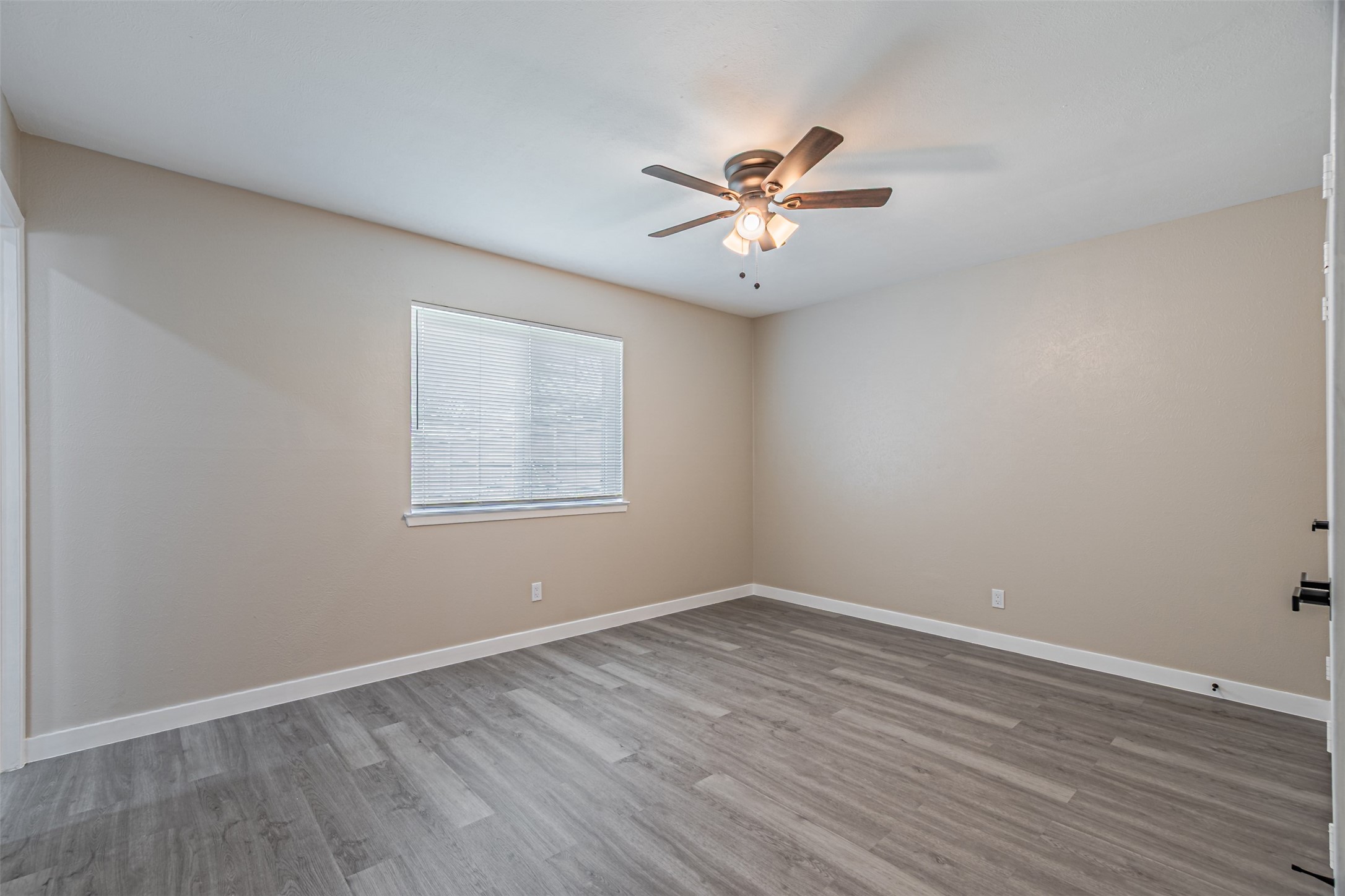 1509 Crockett Street Garland TX 75042