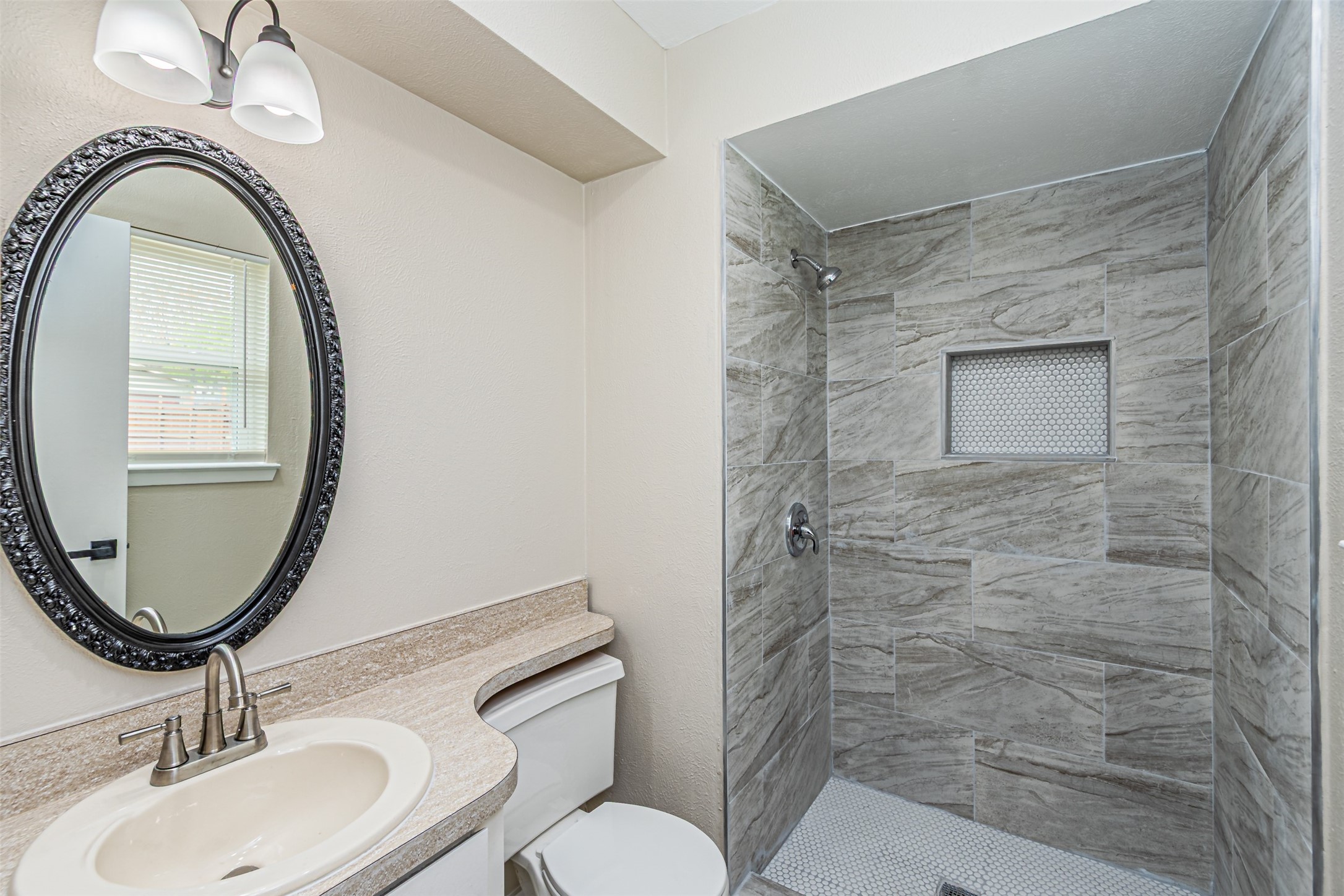 1509 Crockett Street Garland TX 75042