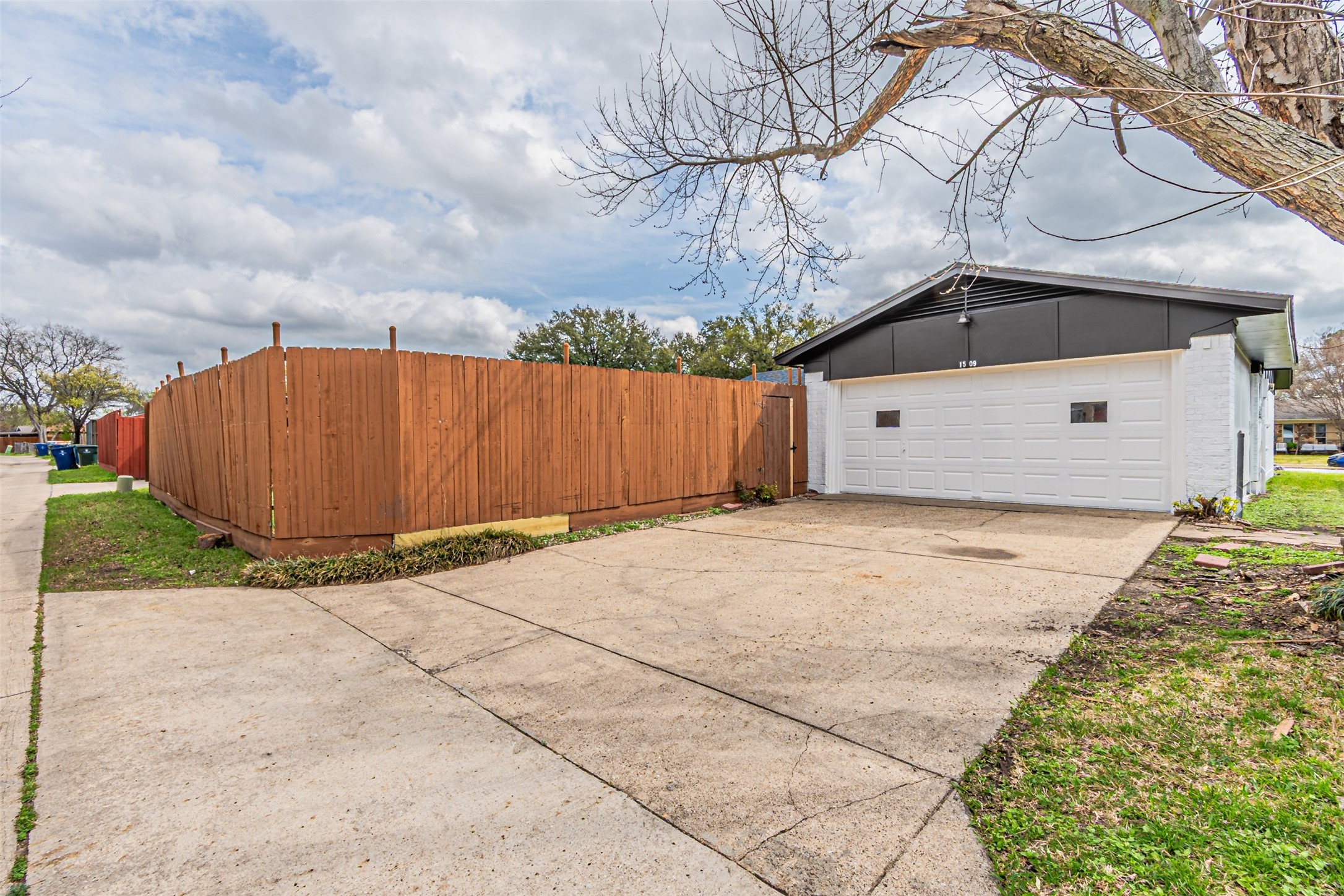 1509 Crockett Street Garland TX 75042