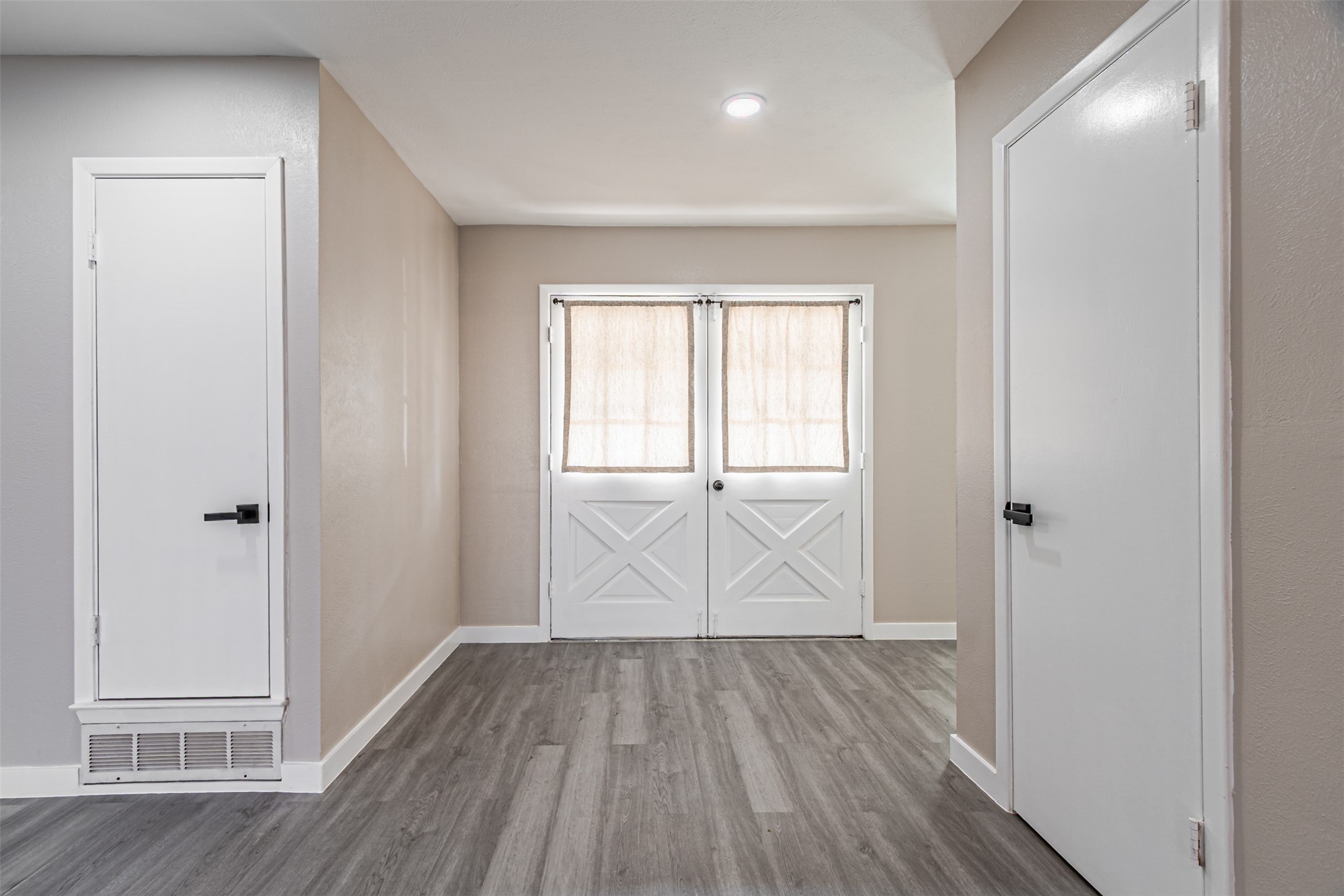 1509 Crockett Street Garland TX 75042