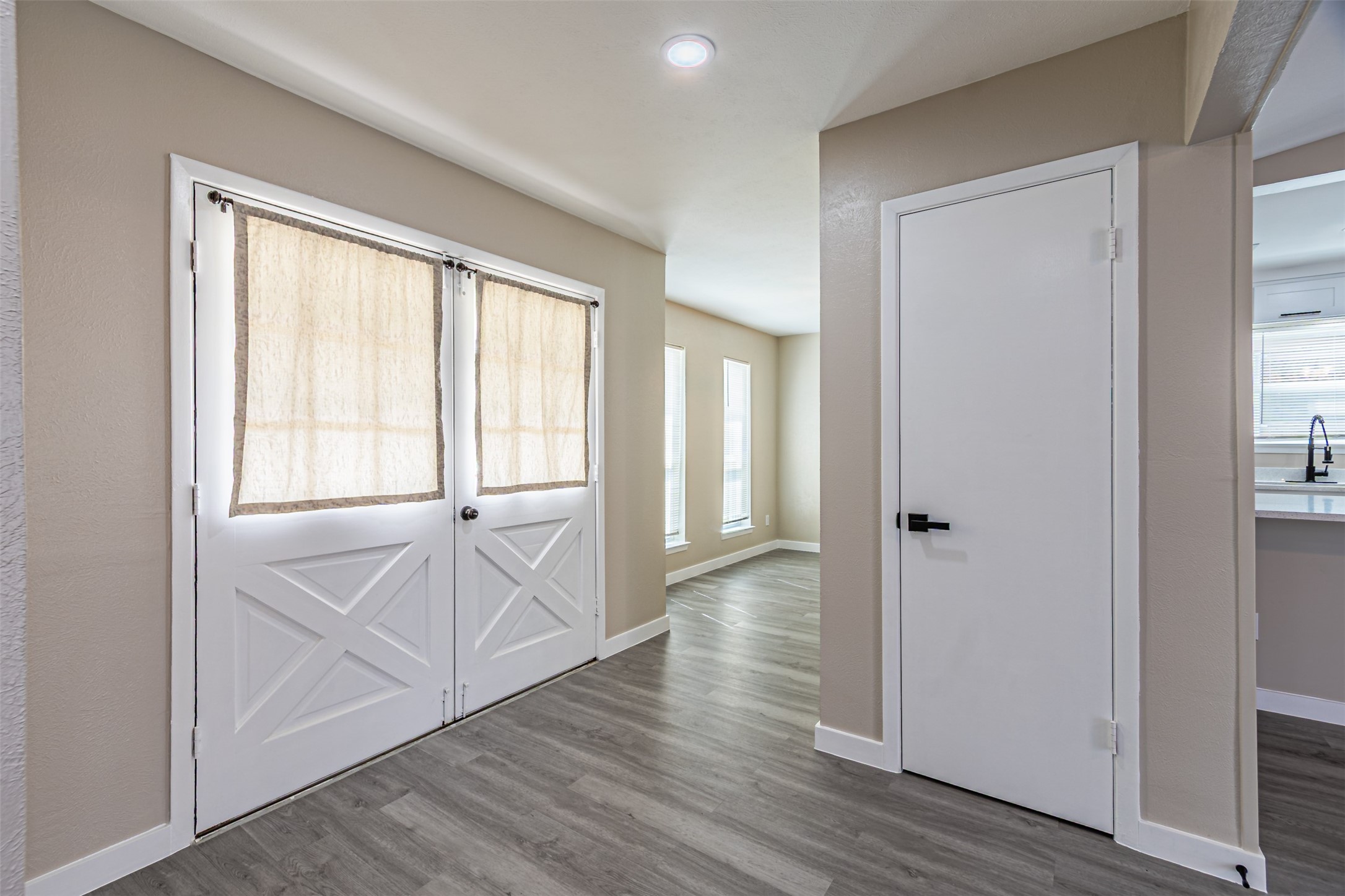 1509 Crockett Street Garland TX 75042