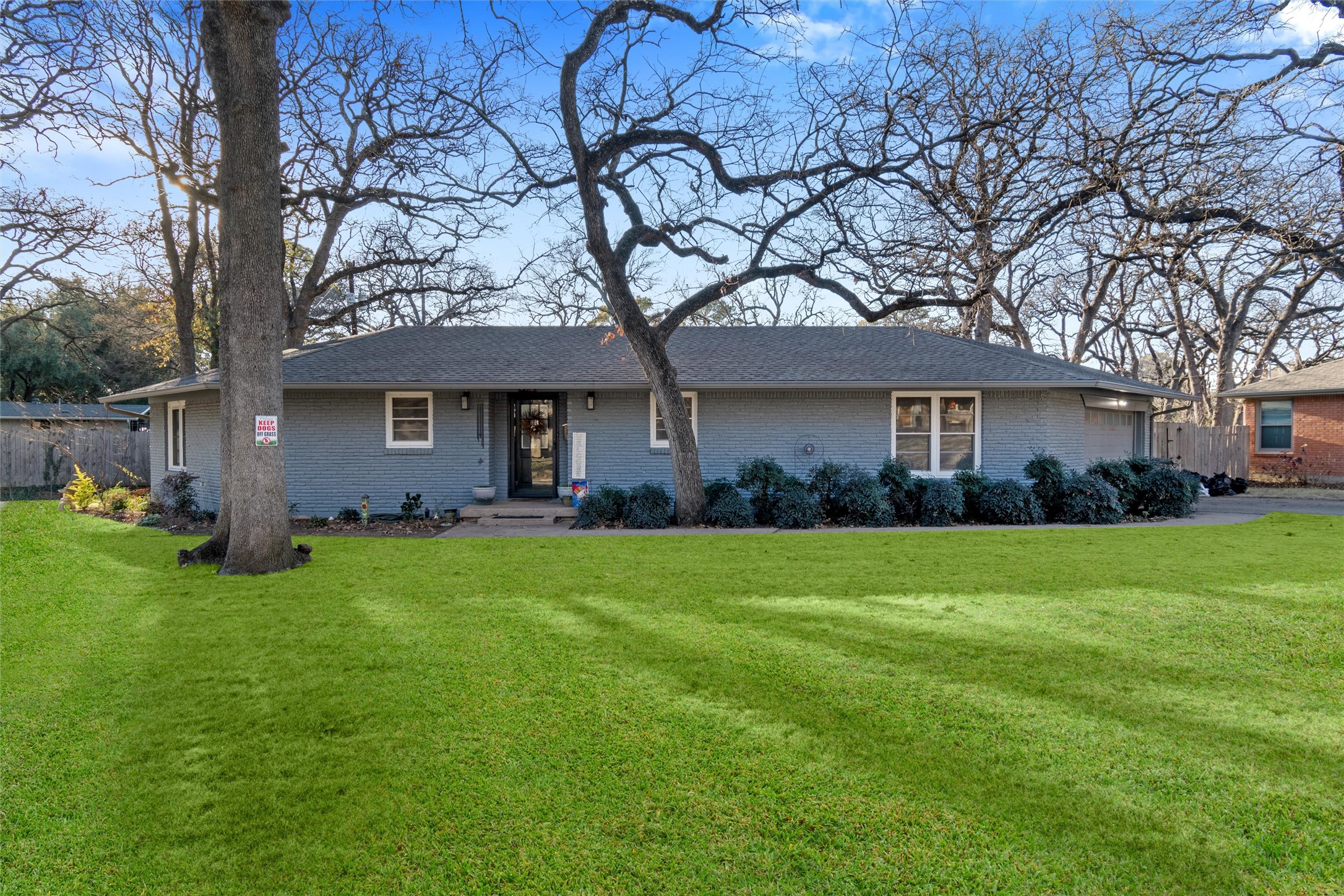 904 Briarwood Boulevard Arlington TX 76013