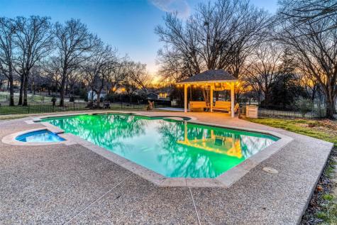 144 Hillside Drive E Burleson TX 76028