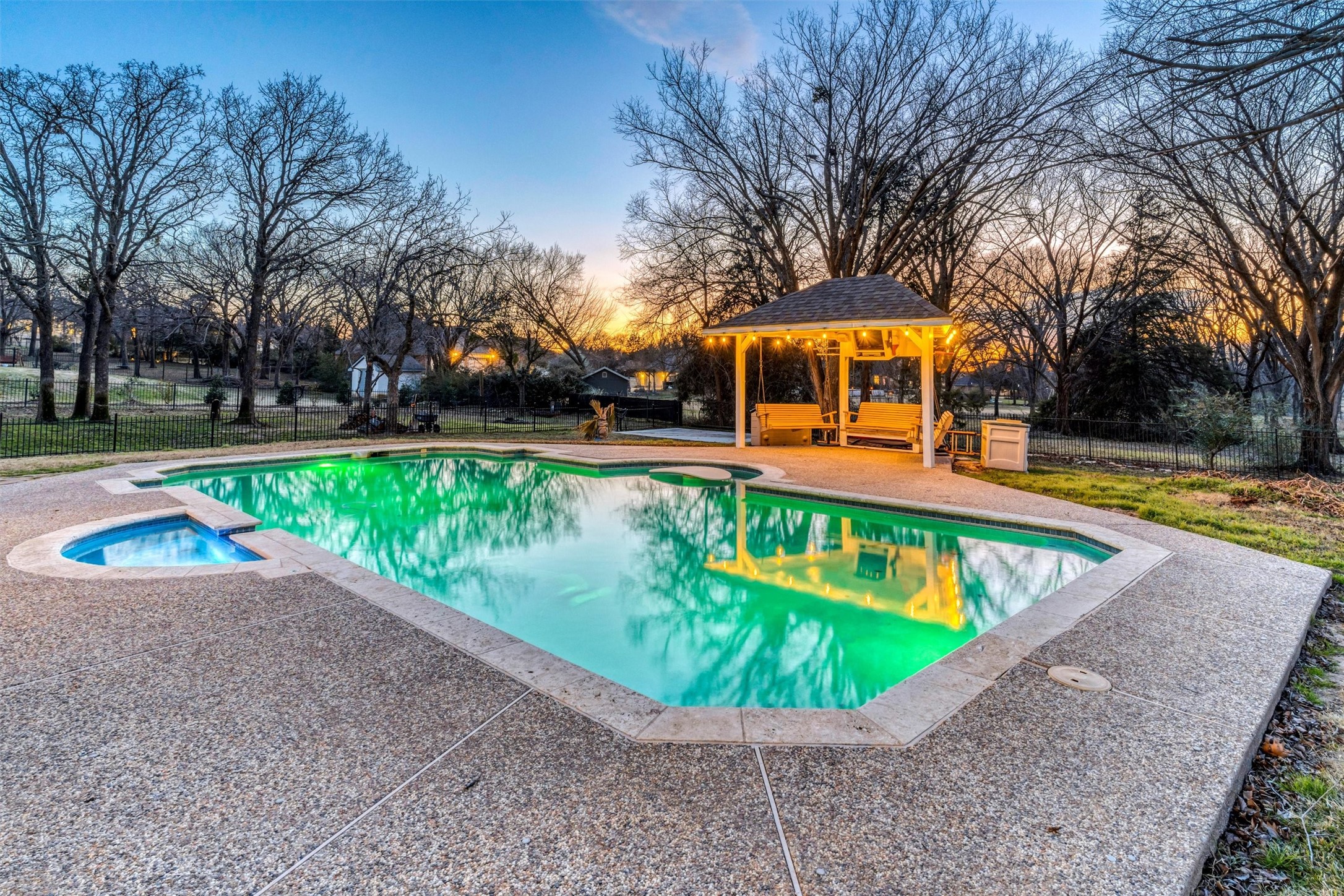 144 Hillside Drive E Burleson TX 76028